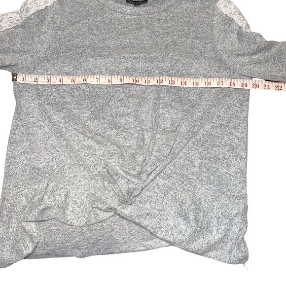 Alison Andrew’s Gray Knit Sweater Twist Front Knotted Lace Large - Picture 6 of 8